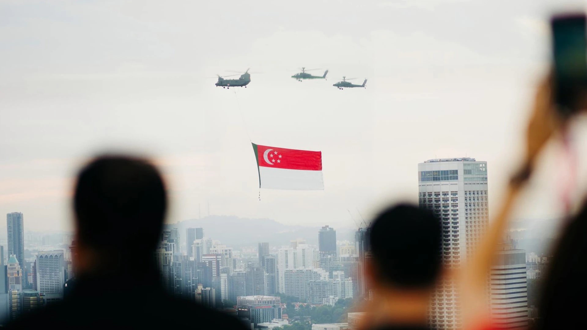 在空中花園觀景台觀賞國慶慶典