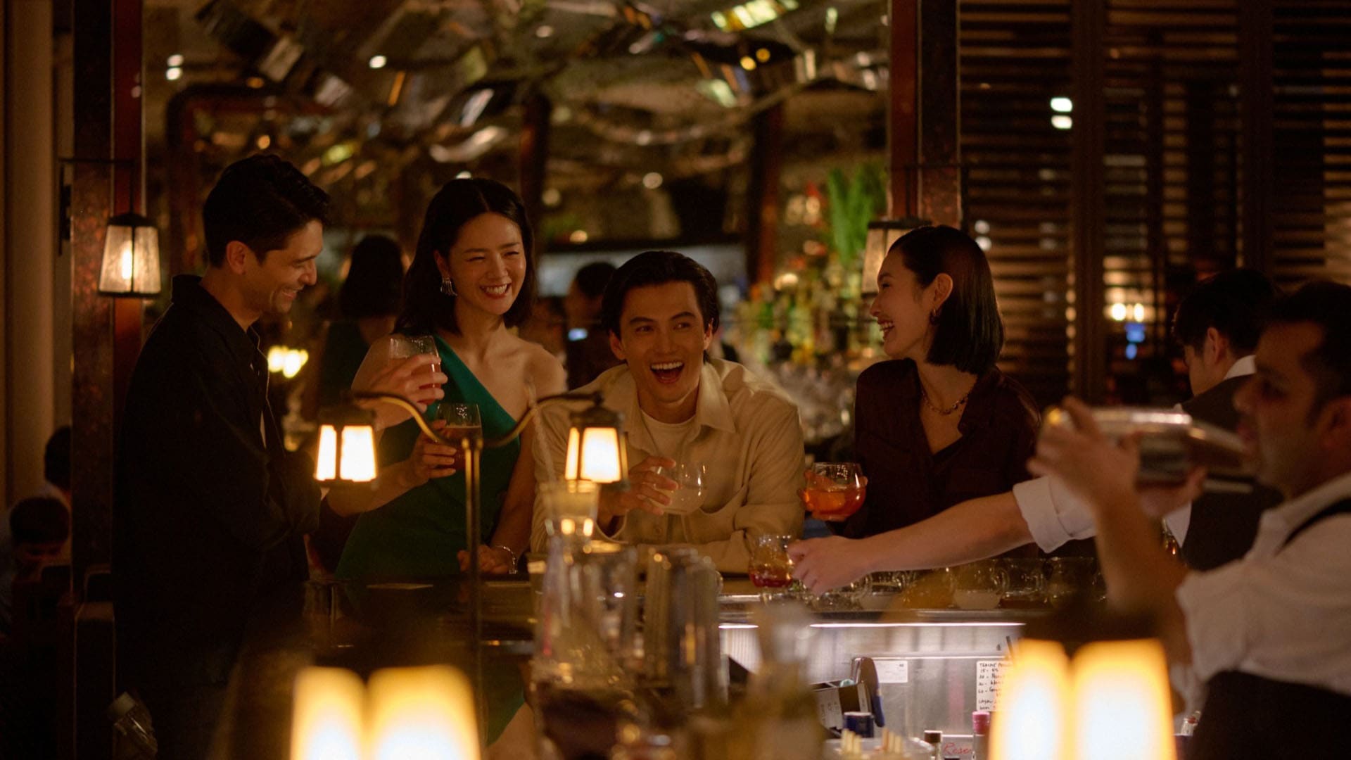 Spago Bar 溫馨私密的用餐空間，是您與摯愛共進晚餐及歡慶跨年的理想之選
