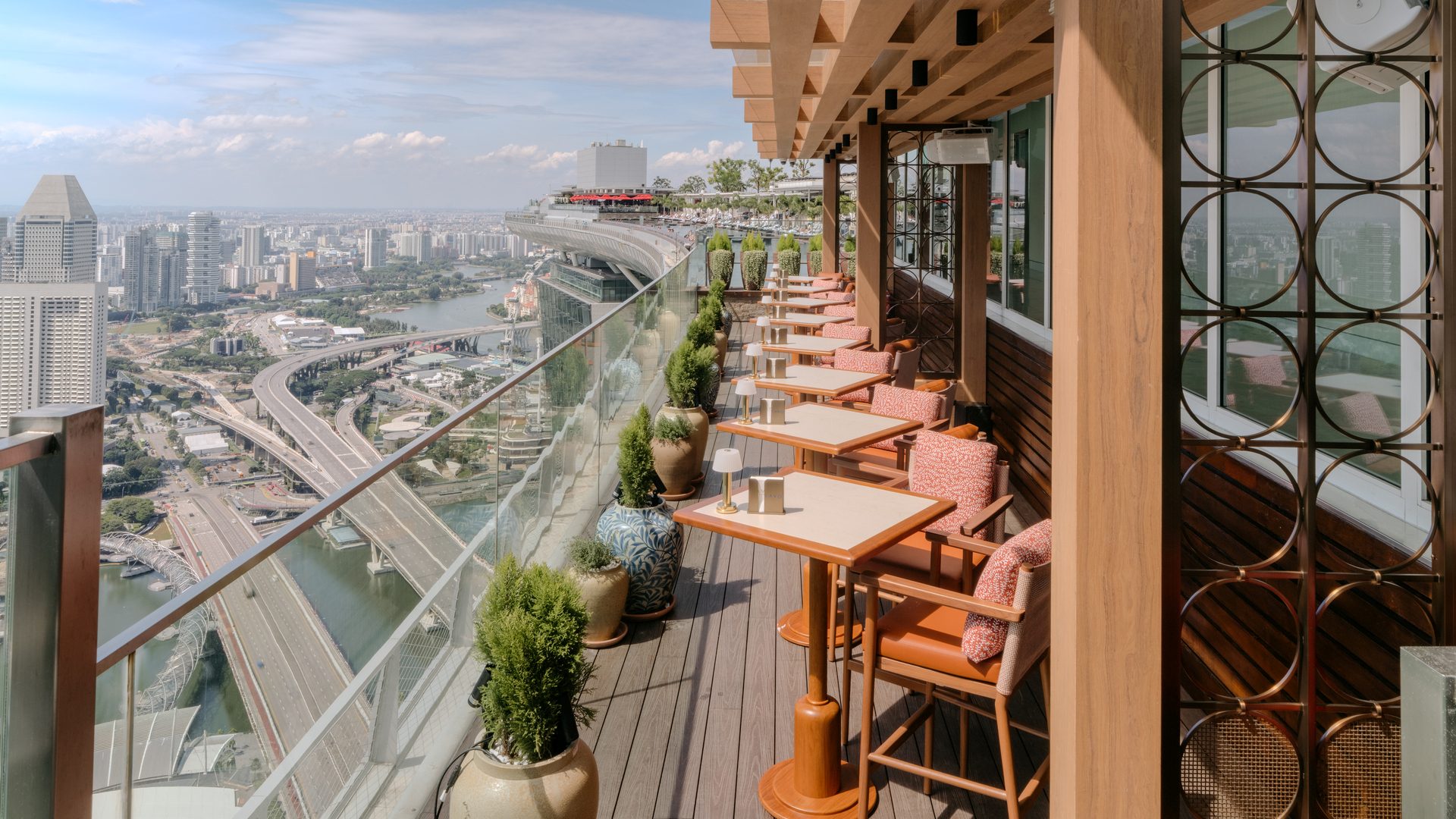 新加坡浪漫義大利餐廳 LAVO 的頂樓景致