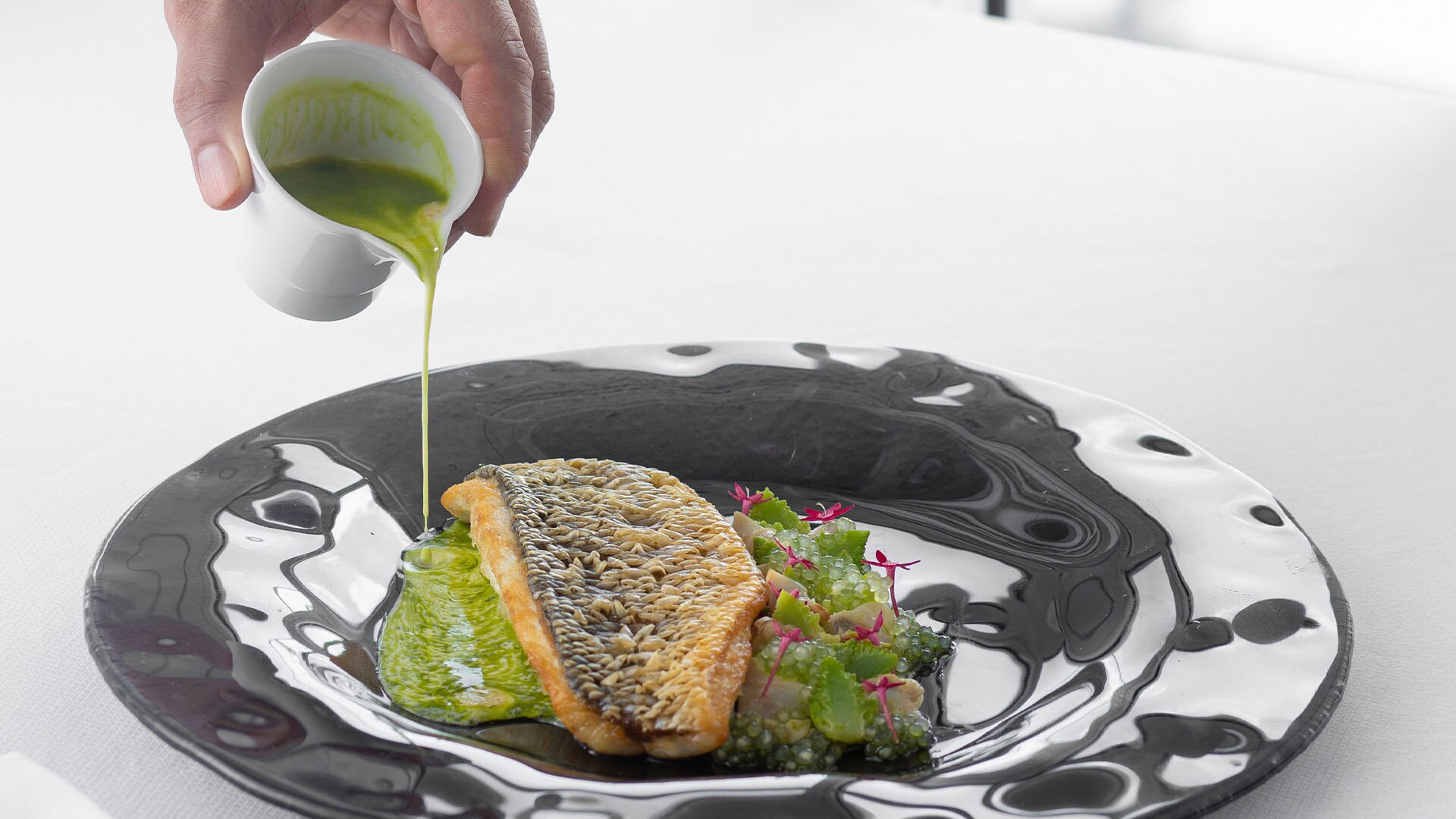 來自新加坡頂樓西式餐廳 Spago 的魚料理