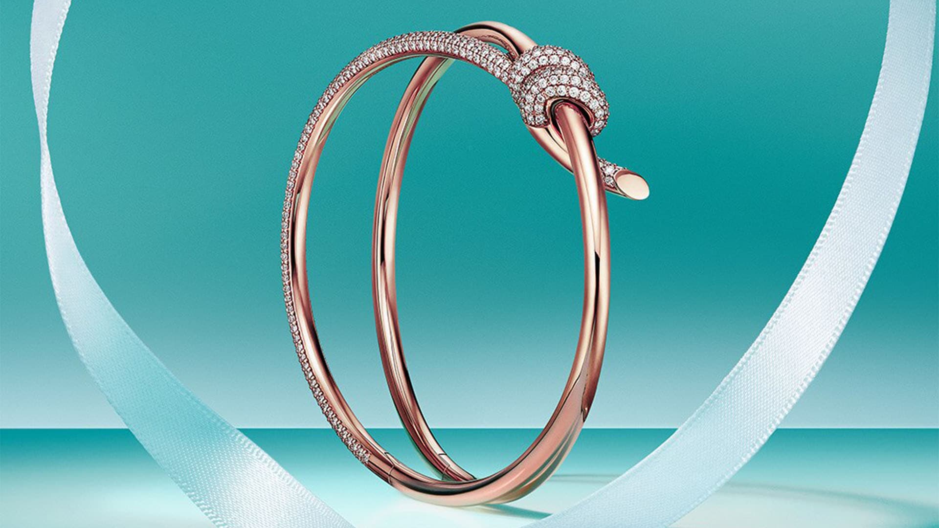 新加坡頂級珠寶品牌 Tiffany & Co. 推出的鑽石、黃金與玫瑰金手鏈