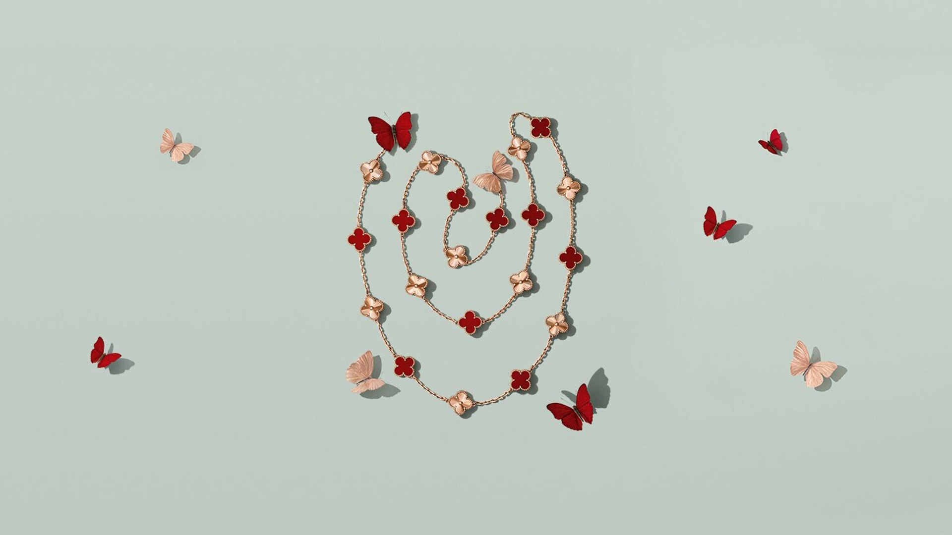 新加坡奢華珠寶品牌 Van Cleef & Arpels 的 5 枚幸運草圖騰復古手鍊