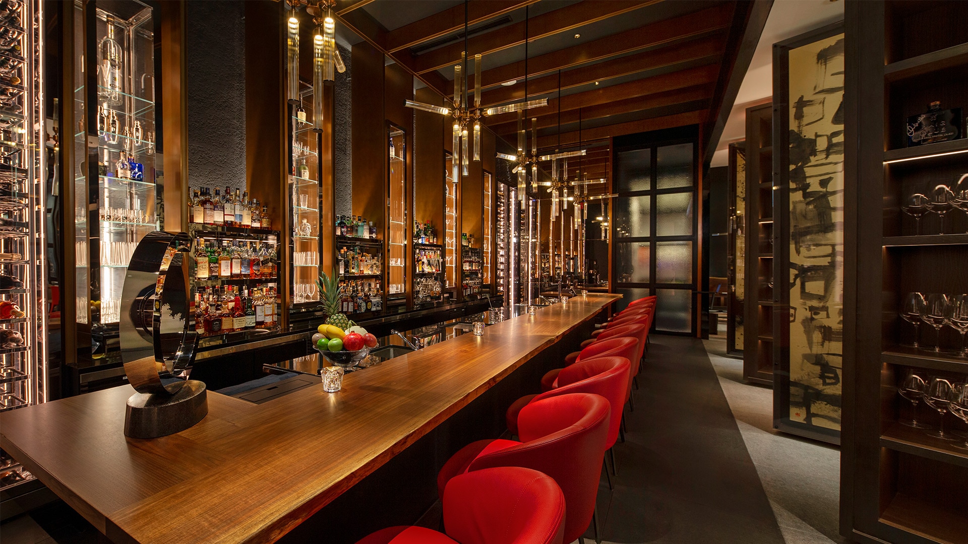 Waku Ghin 酒吧，這間日本餐廳為您供應新加坡首屈一指的頂級清酒