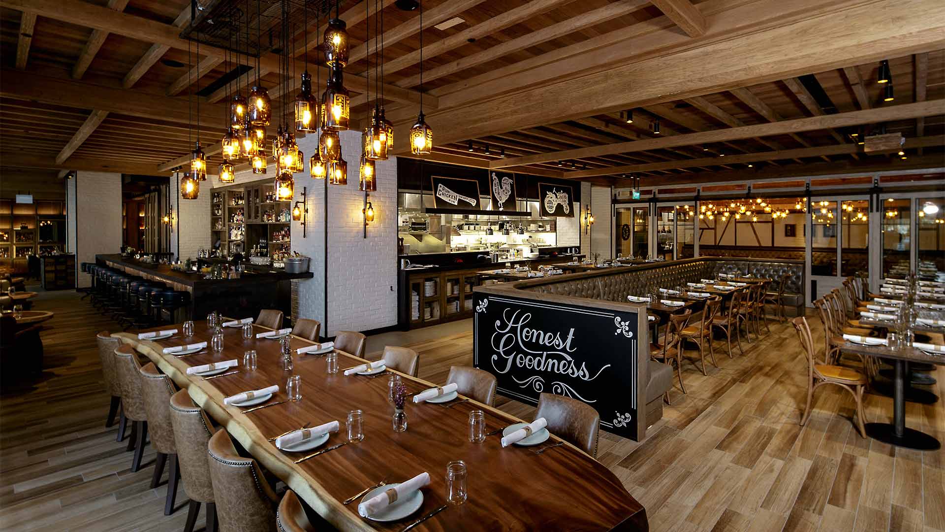 濱海灣金沙 Yardbird 餐廳用餐區，餐廳可舉辦私人活動和會議