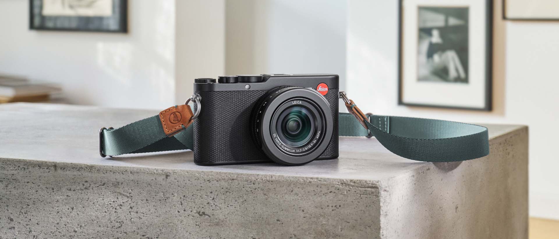 LEICA CAMERA