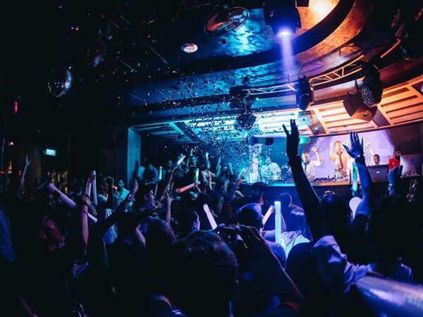 CÉ LA VI 俱樂部酒廊