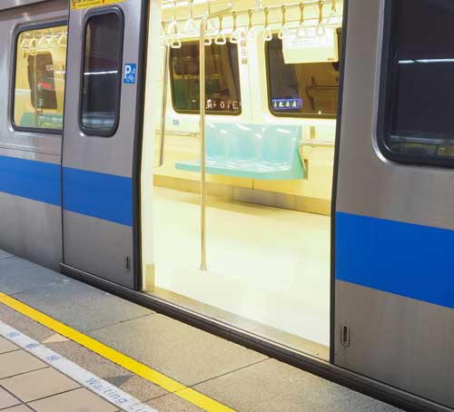 地鐵車門