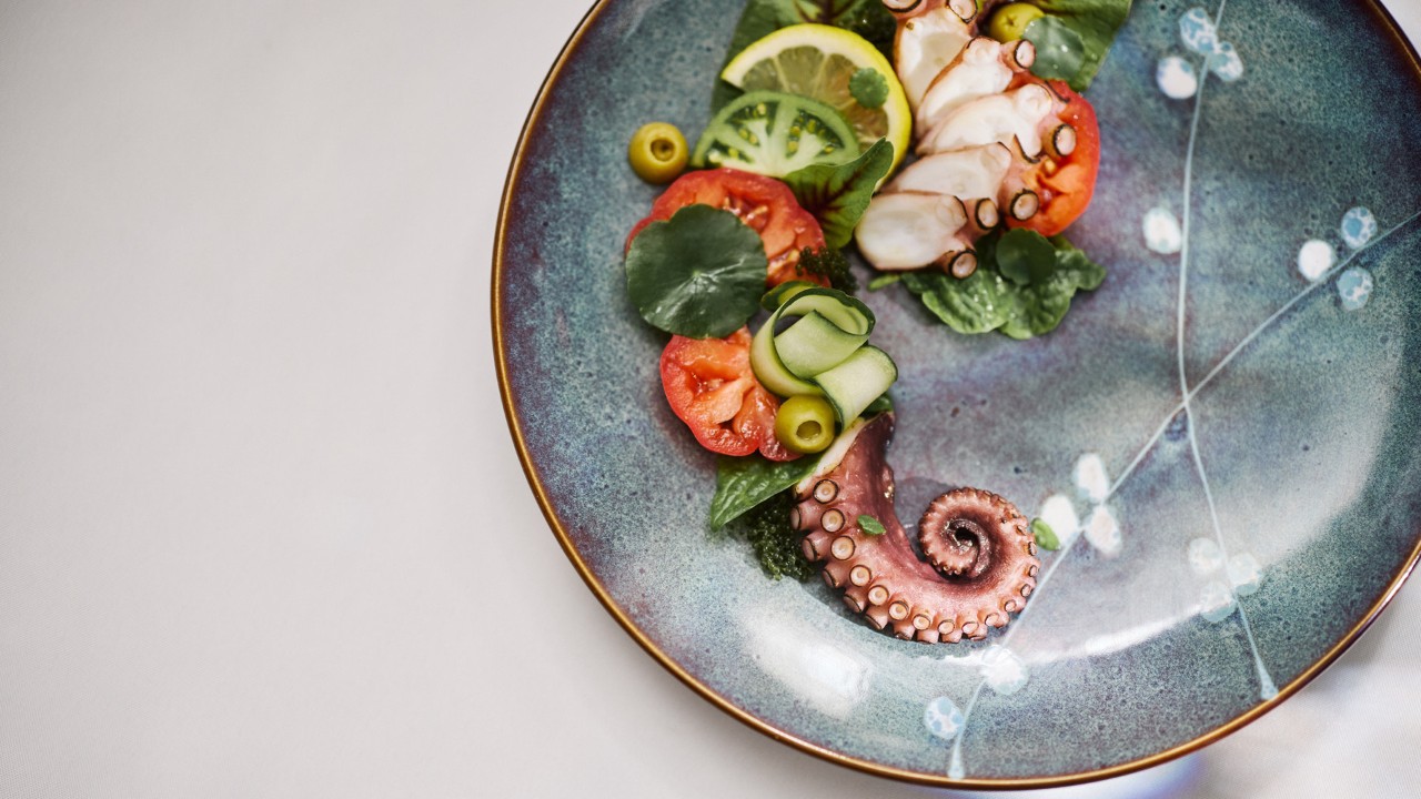 Sustainable In-Room Dining
