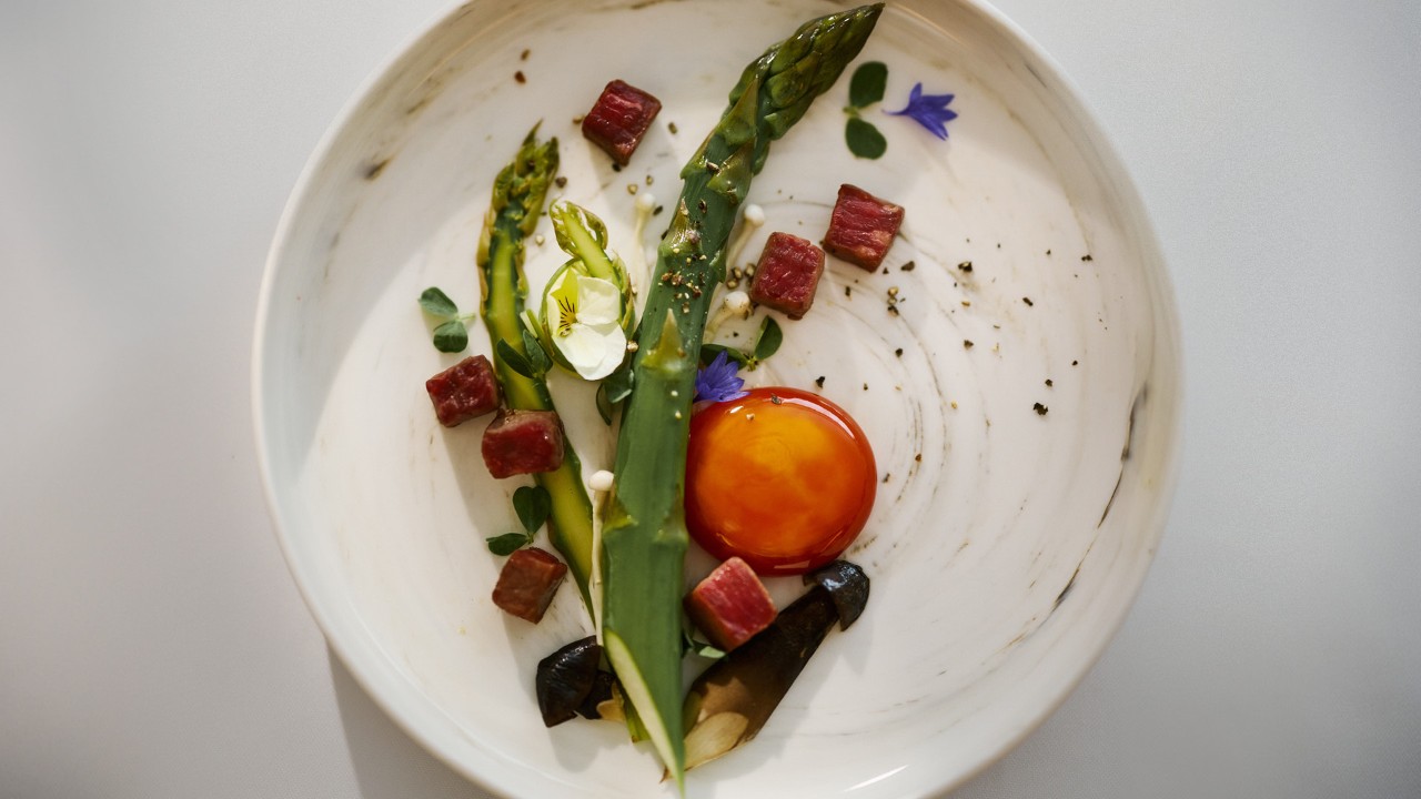 Sustainable In-Room Dining