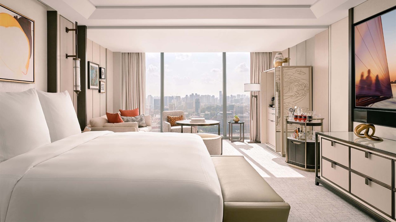 Paiza Club Room with City View