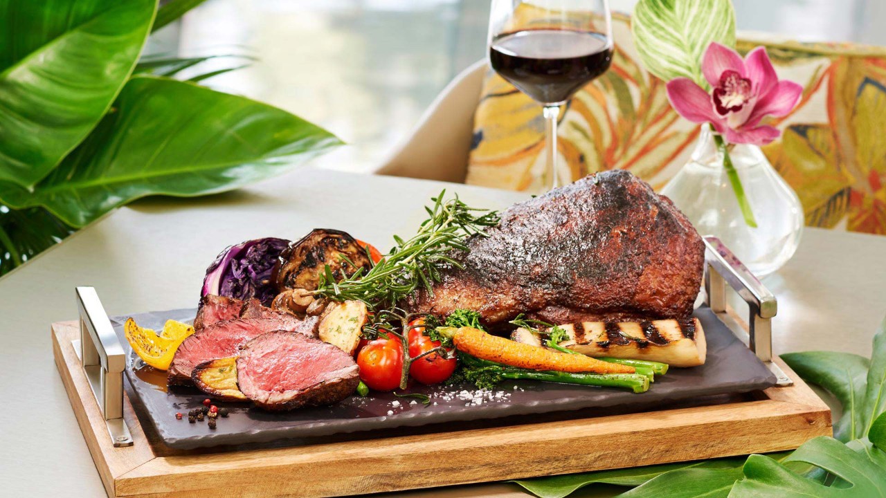 A casual sitting and dining spot at Renku Bar & Lounge, Marina Bay Sands